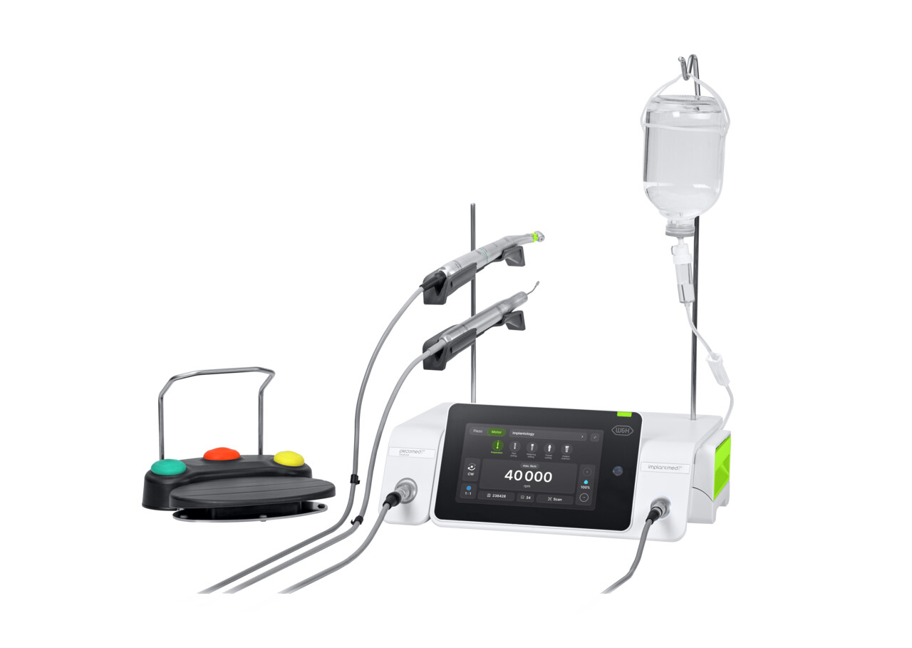 Control_unit_II_(WS-75_L)_with_module_II_(SA-40_L)_and_with_foot_control_(right_side)_Image_004624-INT_01_150dpi