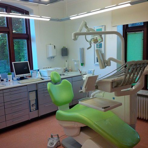Repräsentative 3-Zim.-Px.mit Cerec+Laser