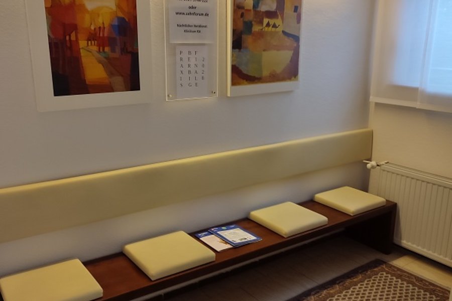 Raum Karlsruhe: schöne 1 Zimmer Praxis mit digit. OPG in einer Kleinstadt