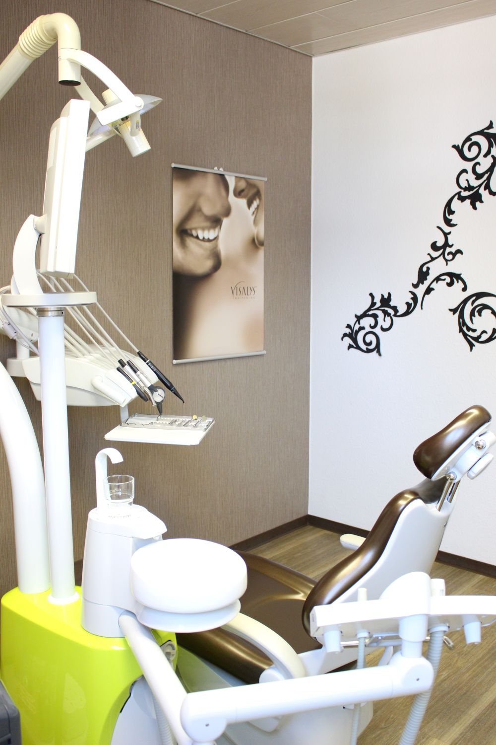 Zahnarztpraxis im Raum Darmstadt zu verkaufen - inklusive Endodontie und Parodontologie