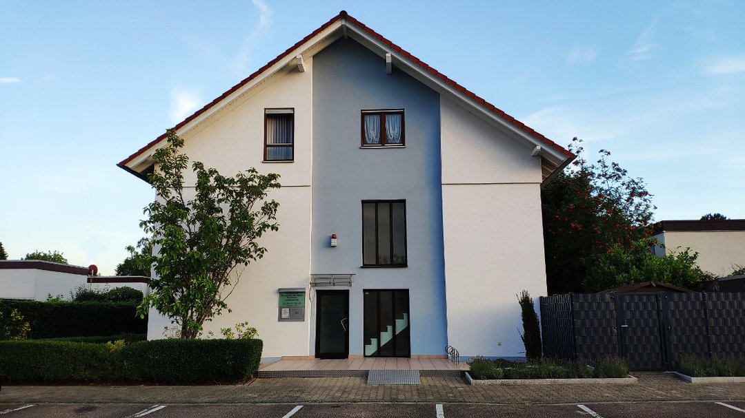 Rhein-Neckar-Kreis: Moderne, digitalisierte Praxis mit großem Praxislabor - Wohnmöglichkeit