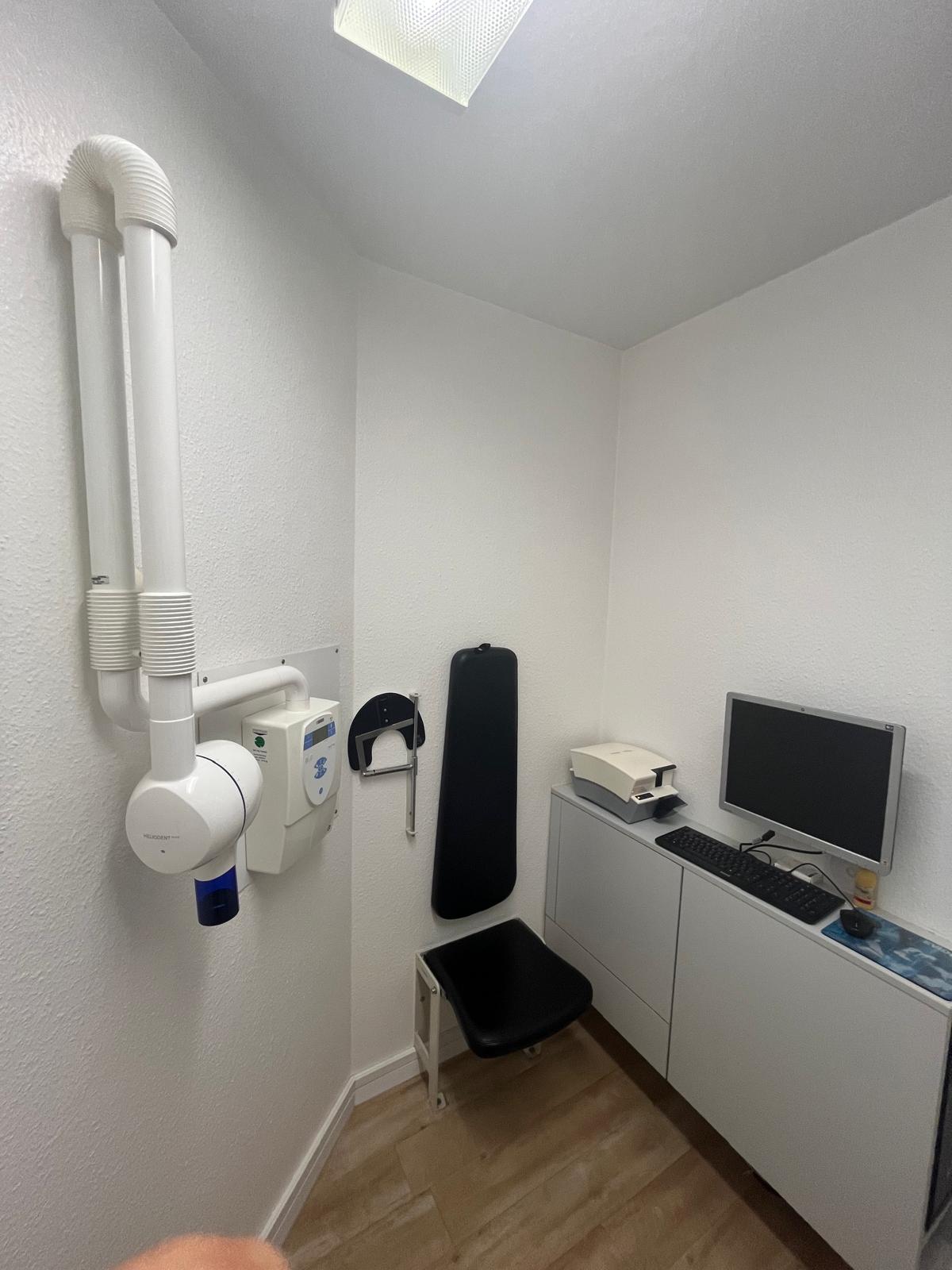 Zahnarztpraxis mit 3 Behandlungszimmern inklusive Immobilienkauf im Raum Duisburg