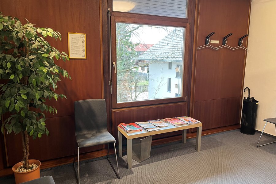 Raum Weilheim Schongau: helle 3 Behandlungszimmerpraxis