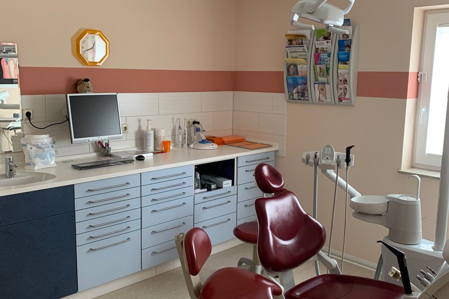 Raum Jena: gepflegte 3 Zimmer Praxis