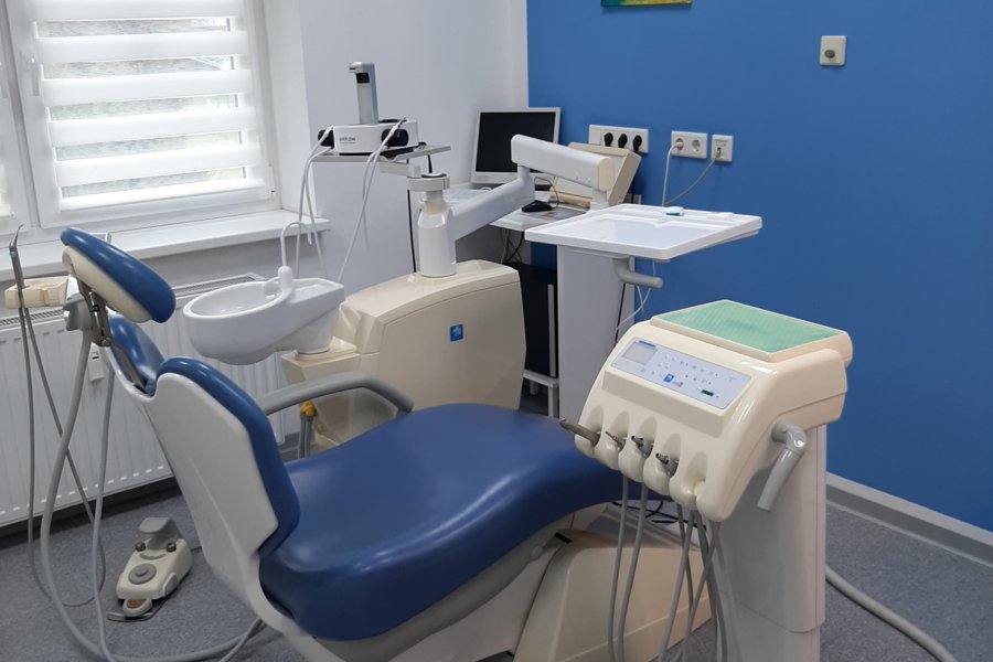 Cerec-Praxis m. 3 Beh.-Zimmer,zus. Prophylaxeraum;  barrierefrei in freistehendem Praxisgebäude