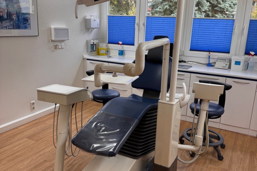Raum Göttingen: schöne, ausbaufähige 2 Behandlungszimmer-Praxis