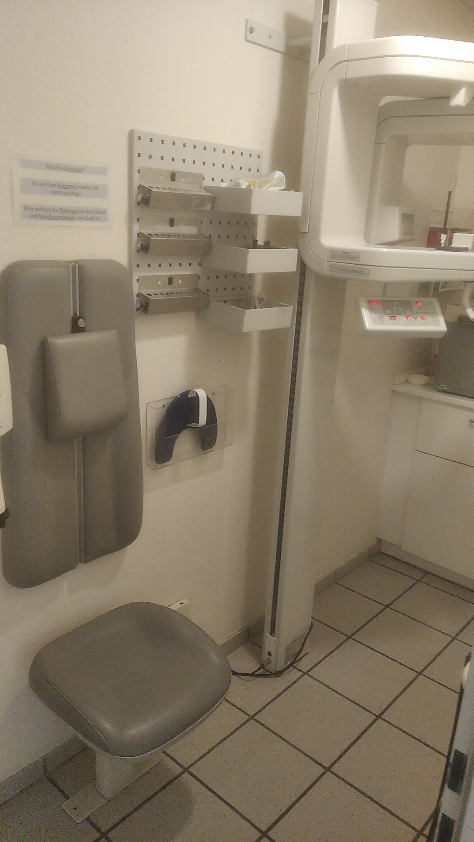 Zahnarztpraxis im Raum Köln zu verkaufen – Zahnarztpraxis mit Praxislabor Köln rechtsrheinisch 2-4 Behandlungszimmer