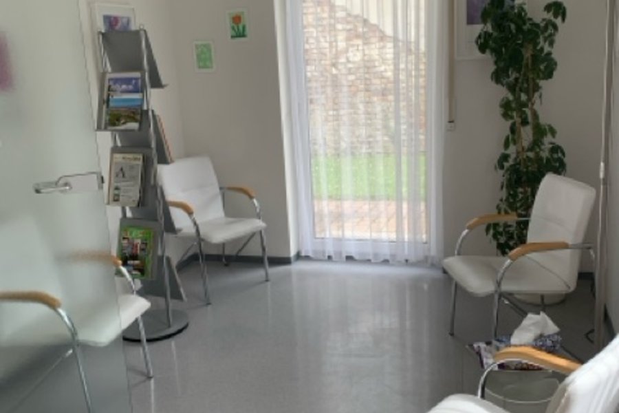 Freiburg: Barrierefreie und erweiterbare 2 Behandlungszimmer-Praxis