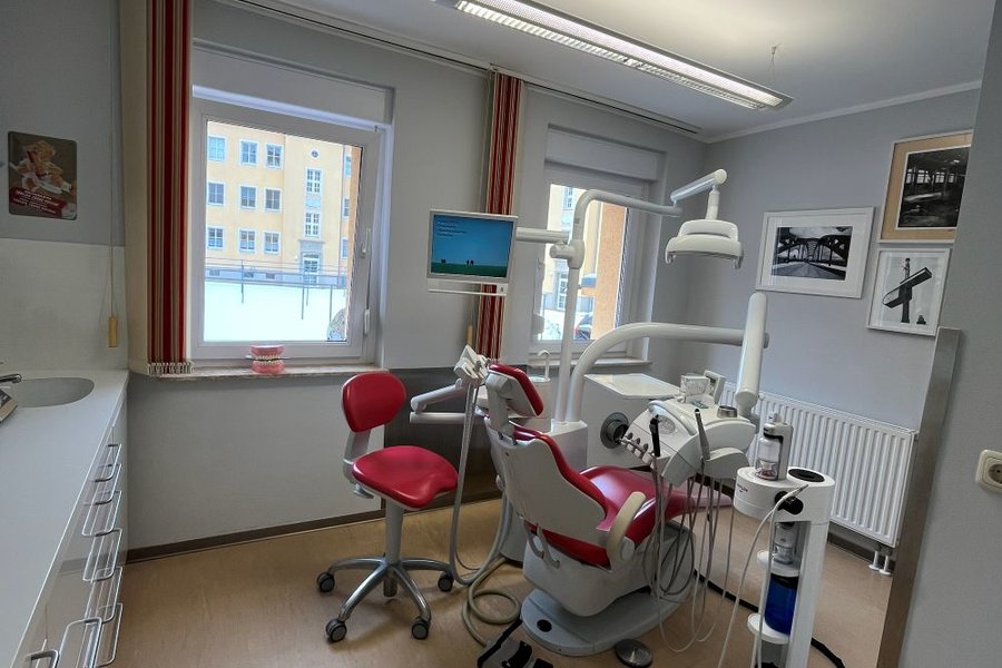 Magdeburg: helle 3 Behandlungszimmerpraxis in zentraler Lage