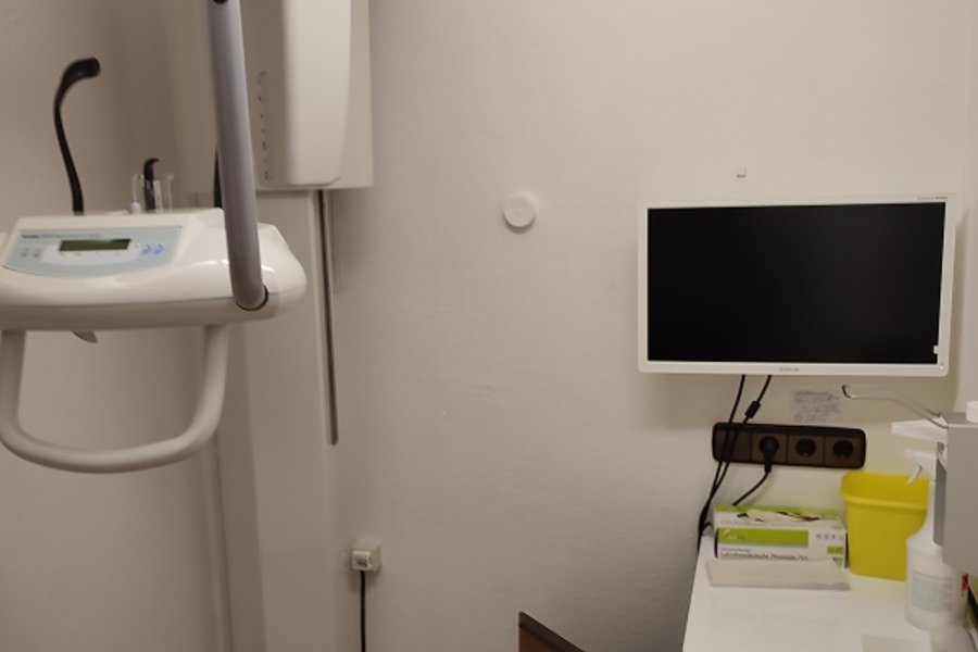 Raum Karlsruhe: schöne 1 Zimmer Praxis mit digit. OPG in einer Kleinstadt