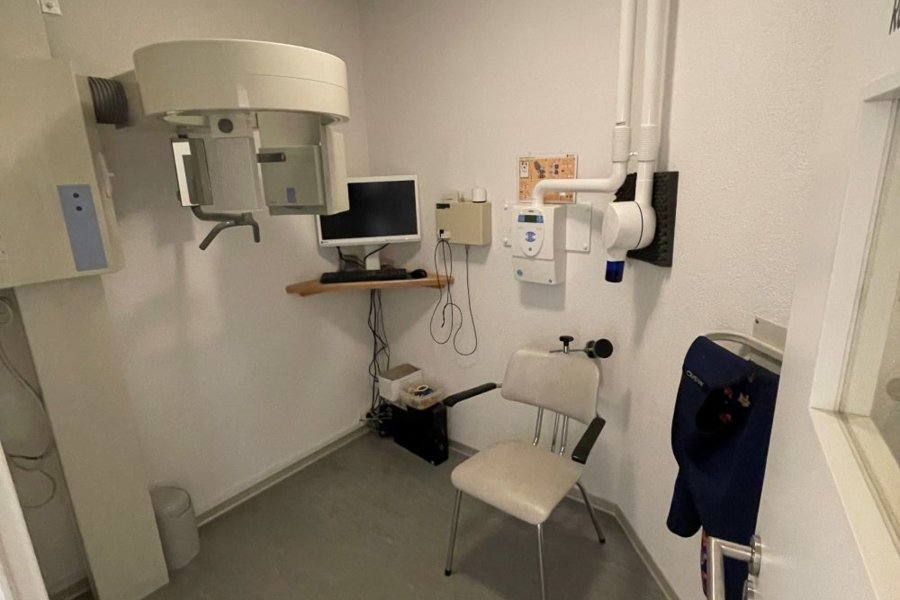 Raum Wetteraukreis: helle 3 Behandlungszimmer-Praxis