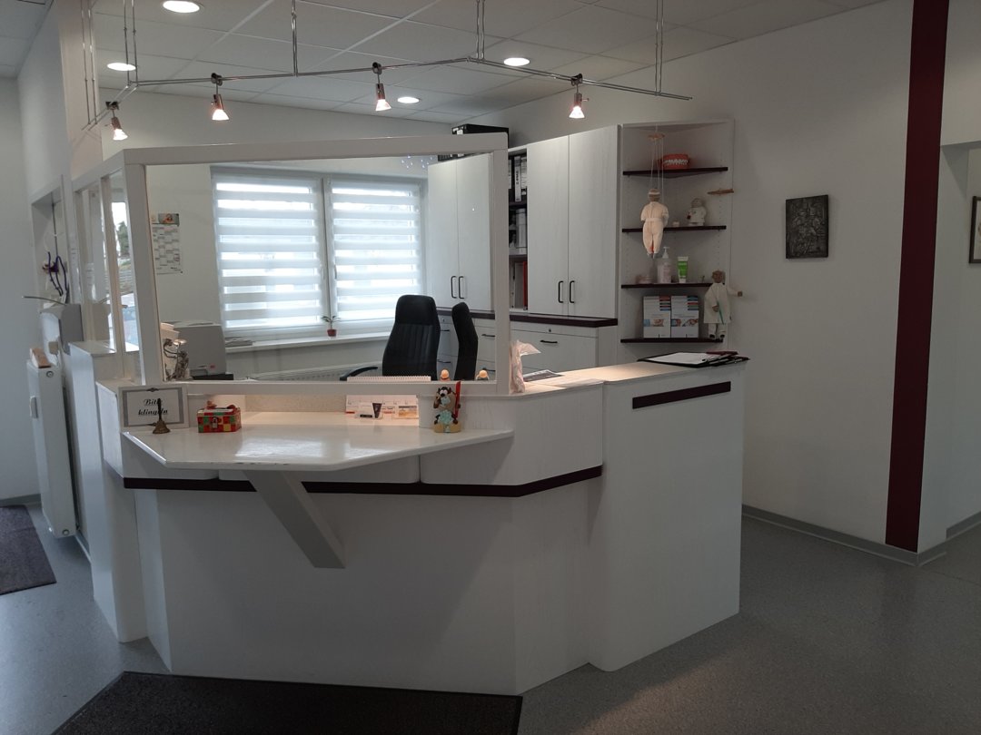 Cerec-Praxis m. 3 Beh.-Zimmer,zus. Prophylaxeraum;  barrierefrei in freistehendem Praxisgebäude