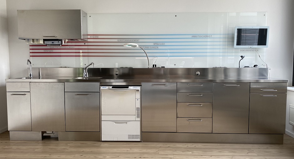 INOX Konzept Sterilisationszeile