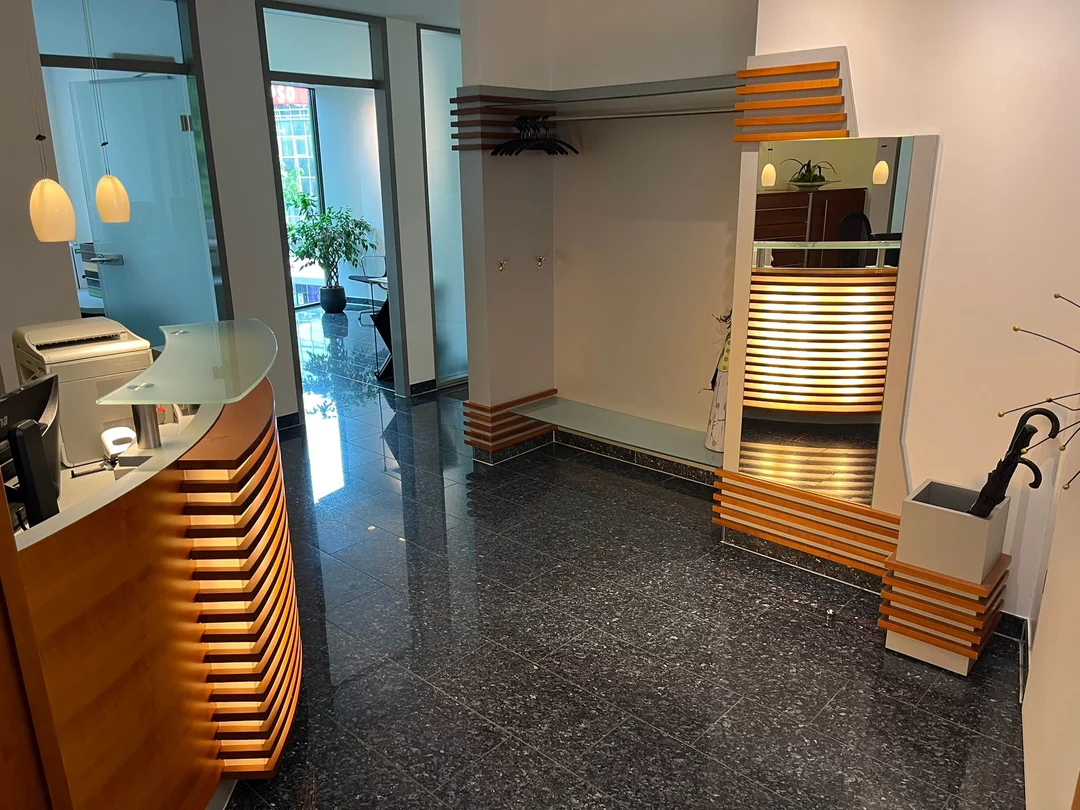 Stadt Osnabrück: ausbaufähige 3 Behandlungszimmer-Praxis