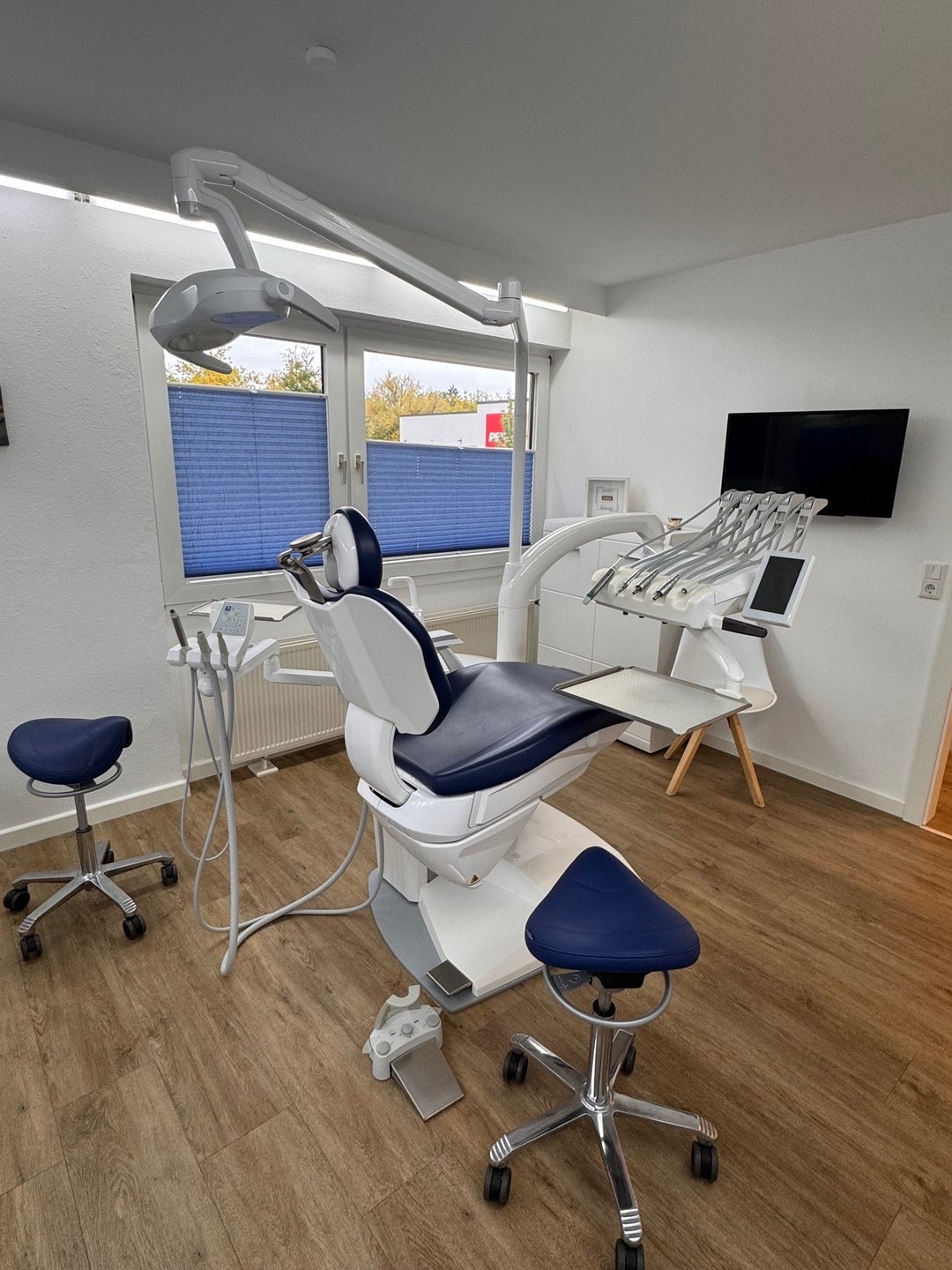 Raum Göttingen: schöne, ausbaufähige 2 Behandlungszimmer-Praxis
