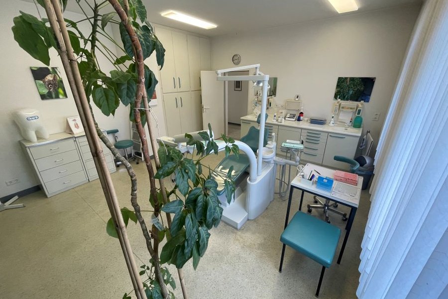 Stadt Heidelberg: ausbaufähige 2 Behandlungszimmerpraxis