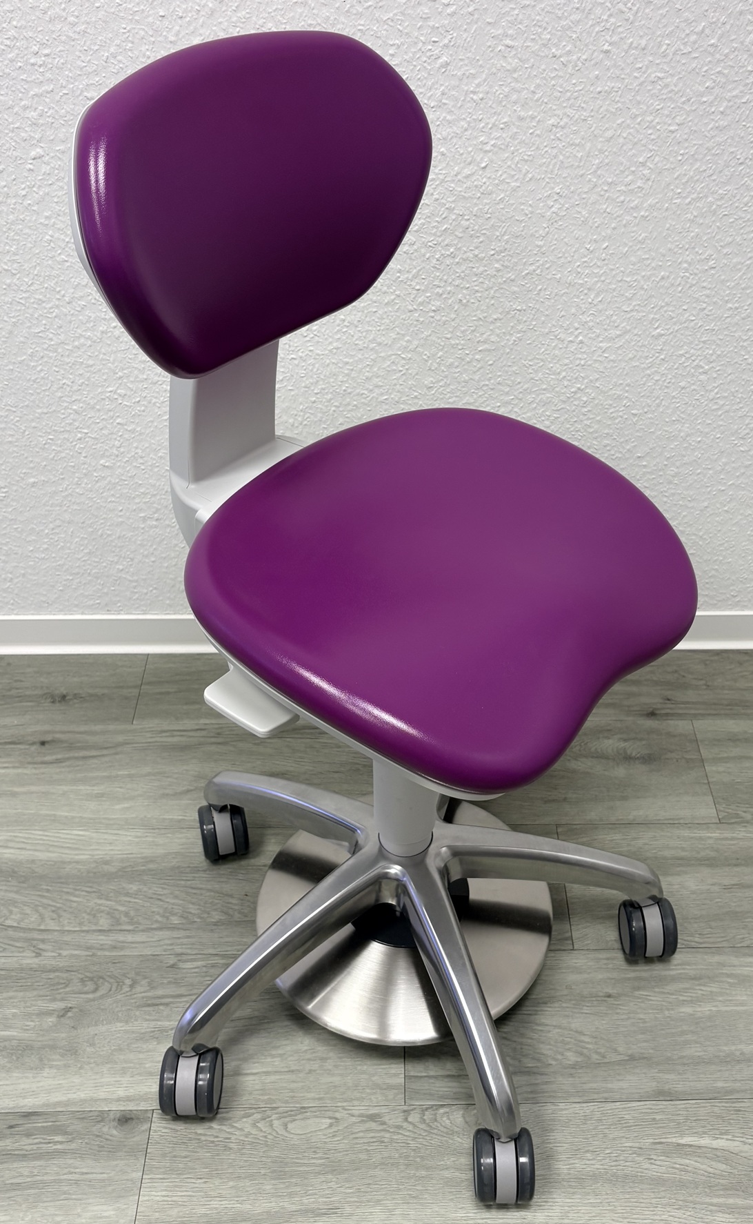 PHYSIO™ Evo F Arbeitsstuhl (Polster Beere)