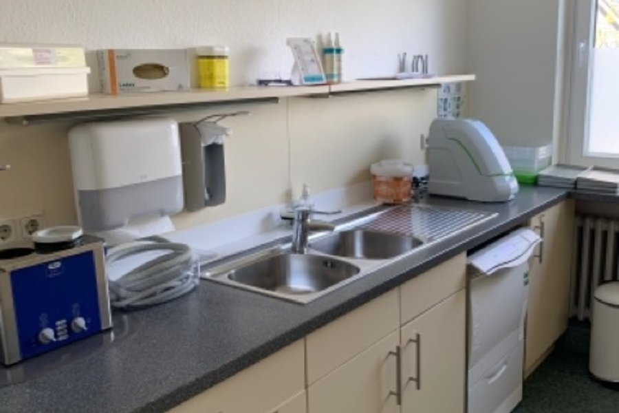 Raum Segeberg: schöne 3 Zimmer Praxis mit Labor