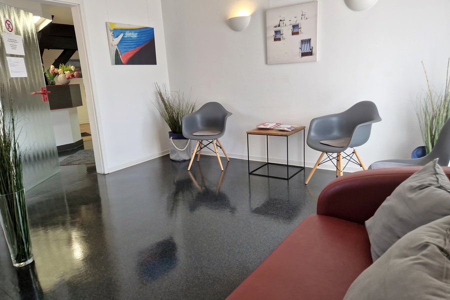 Kreis Uelzen; moderne, ausbaufähige 3-BHZ Praxis - zentrale Lage
