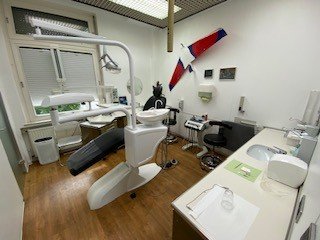 Bremen: Erweiterbare 3 Behandlungszimmerpraxis mit Eigenlabor