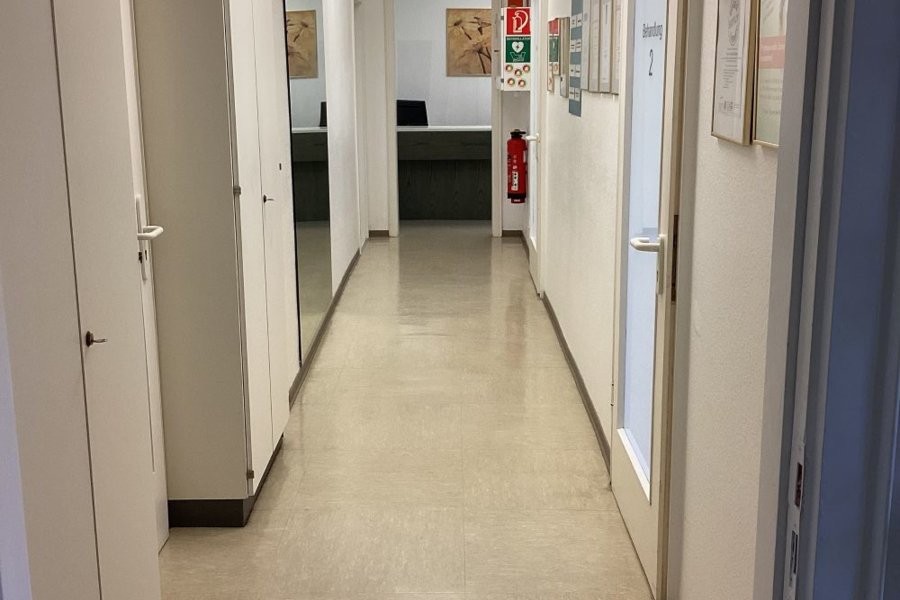 Raum Hersfeld-Rotenburg: ausbaufähige 2 Zimmer-Praxis