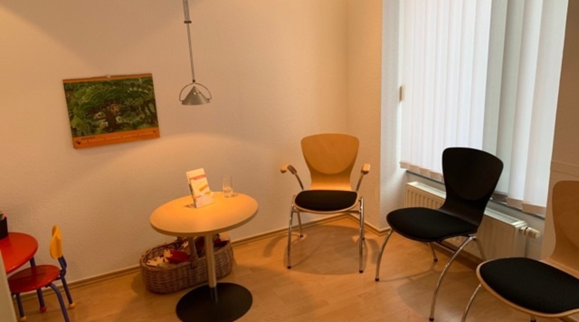 Raum Viersen: sehr schöne 3 BHZ Zahnarztpraxis