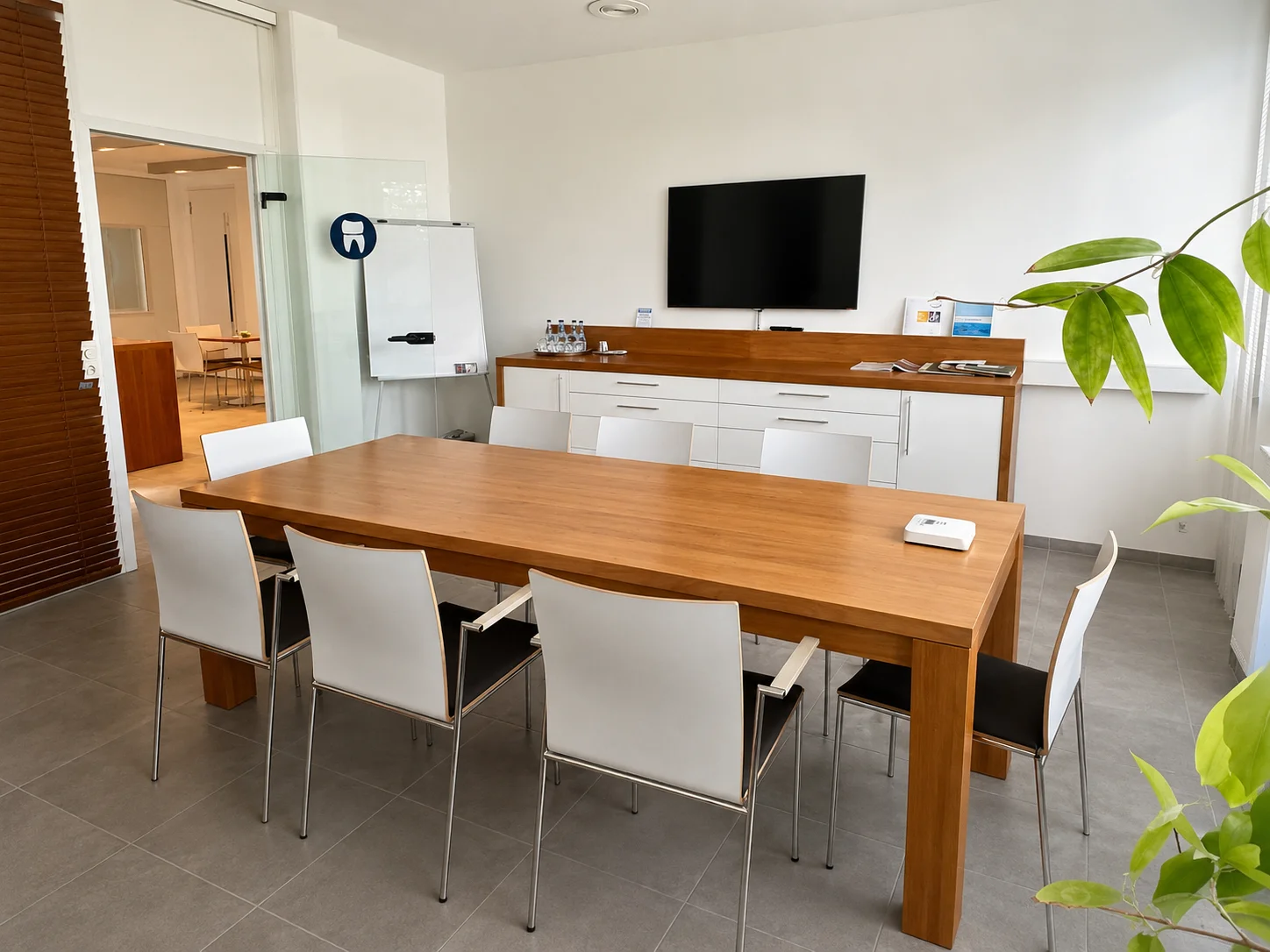 Besprechungszimmer der dental bauer Niederlassung Tübingen