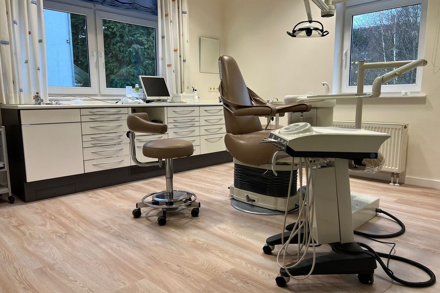 Raum Sauerland:  ausbaufähige 3 Behandlungszimmerpraxis