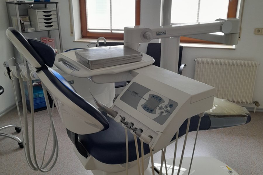 Landkreis Zollernalbkreis: Umsatzstarke 4 BHZ Praxis - Moderne Einheiten - Zentrale Lage