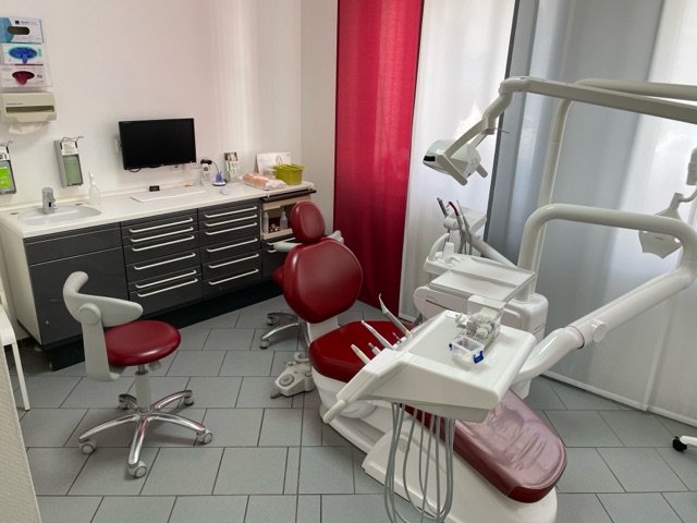 Zahnarztpraxis im Raum Dortmund zu verkaufen – erweiterbare 3 Behandlungszimmerpraxis in zentraler Lage
