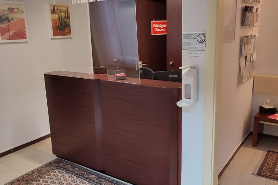 Raum Karlsruhe: schöne 1 Zimmer Praxis mit digit. OPG in einer Kleinstadt