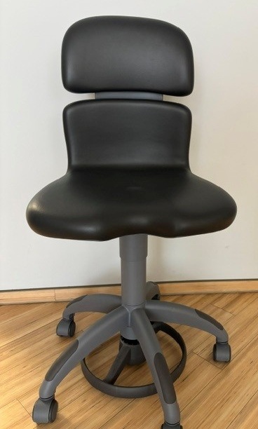 Hugo freehand Arbeitsstuhl (Polster Schwarz)