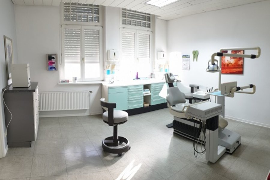 Erweiterbare, Lichtdurchflutete 3 Zimmer Praxis