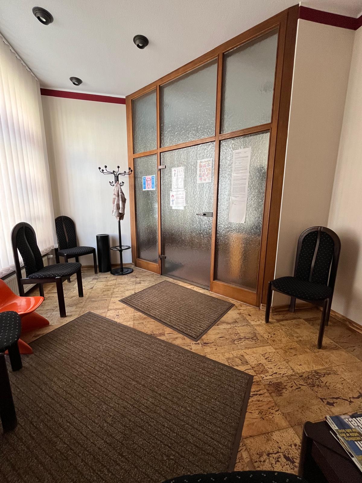 Zahnarztpraxis im Raum Braunschweig  zu verkaufen - 3 Behandlungszimmer mit Ausbaumöglichkeit