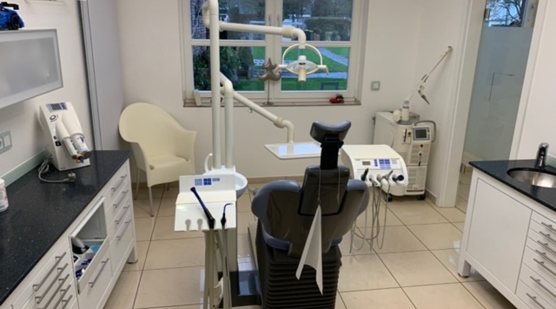 Kreis Kleve: 4 BHZ Praxis - Sirona-Einheiten Sinius - C4+, C4 - digitales OPG