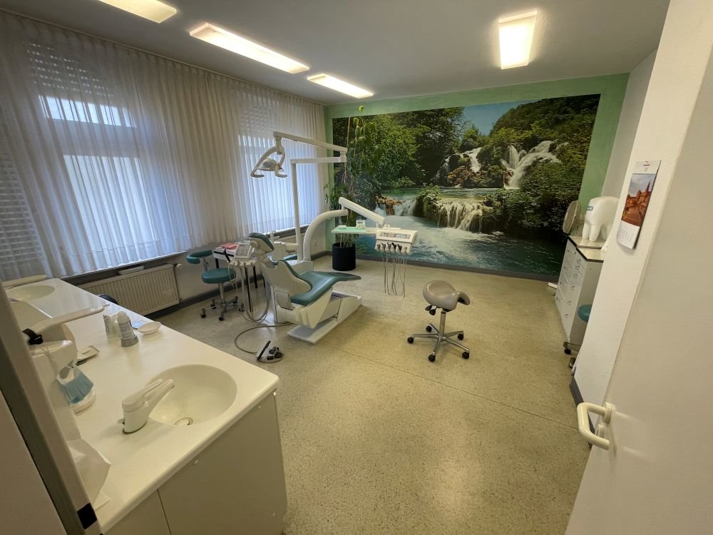 Stadt Heidelberg: ausbaufähige 2 Behandlungszimmerpraxis