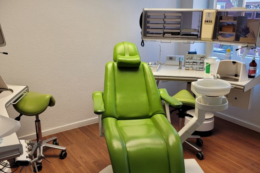 Raum Aurich: Helle 4 Behandlungszimmerpraxis