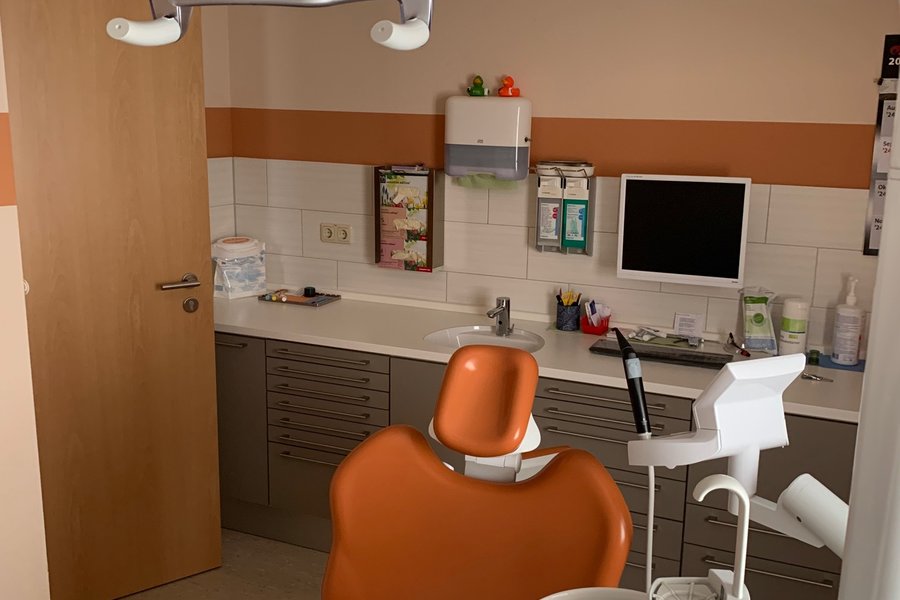 Raum Jena: gepflegte 3 Zimmer Praxis