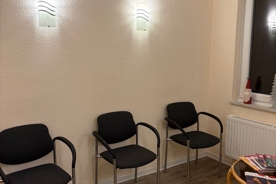 Kreis Dithmarschen: 3 Behandlungszimmer-Praxis in zentraler Lage